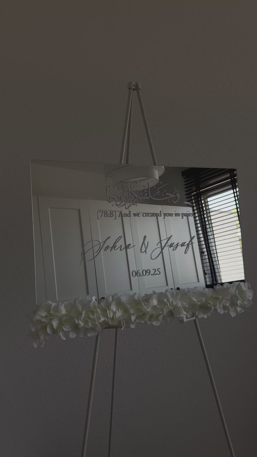Spiegel Schild mit Blumen