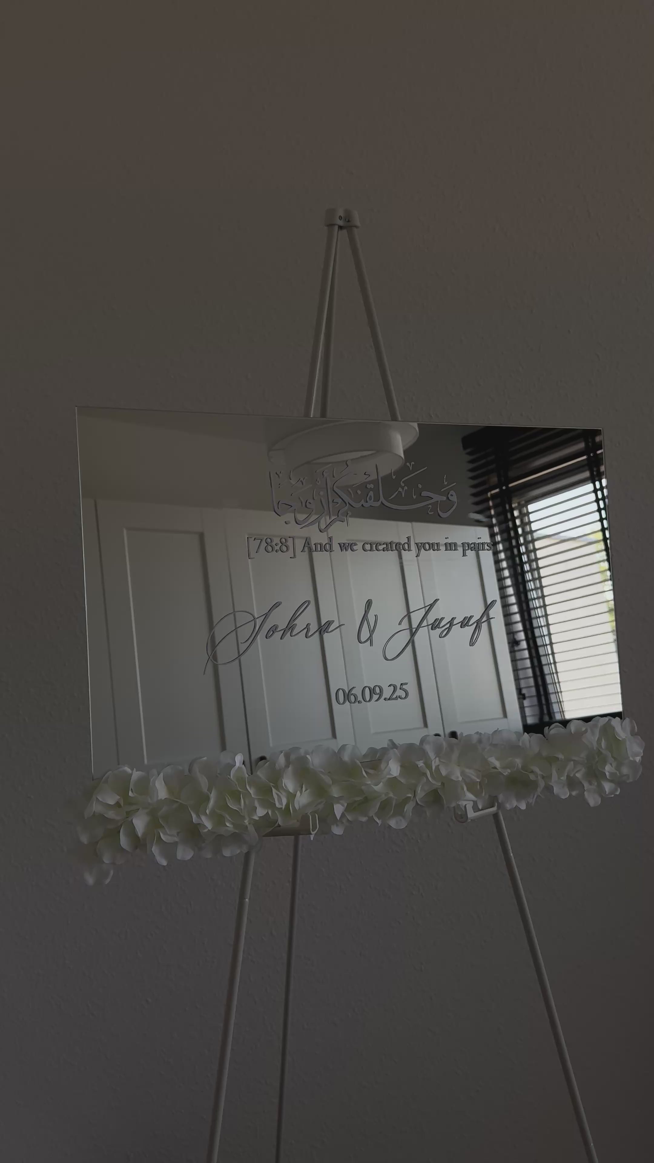 Spiegel Schild mit Blumen